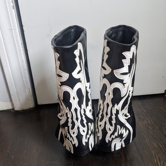 Urban Outfitters Black and White Cowboy Boots Azalea Wang🤠 - Picture 7 of 9